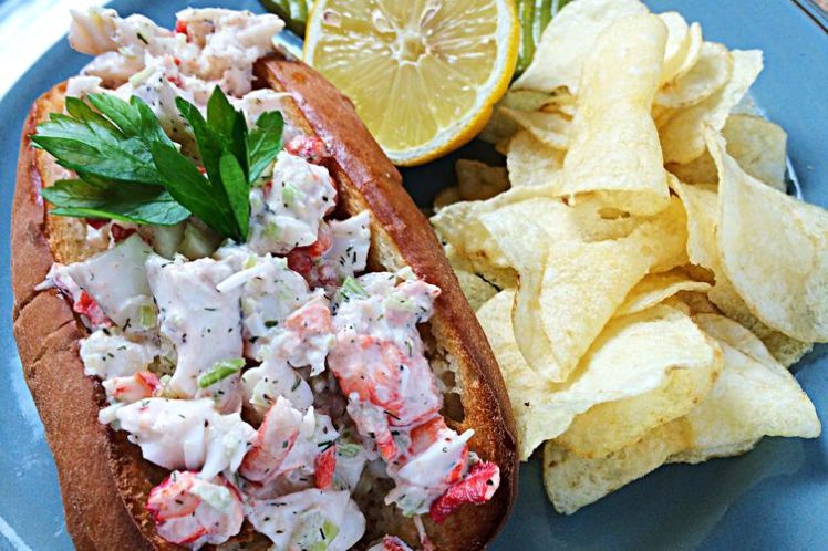 food52Lobster_Roll_with_Potato_Chips