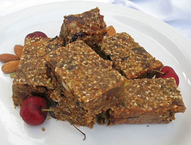 quinoa nut and protein bar via food and spice