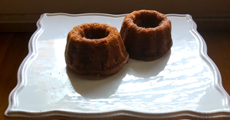 banana-pecan-nut-bundt-platter3-via-the-sugarapple